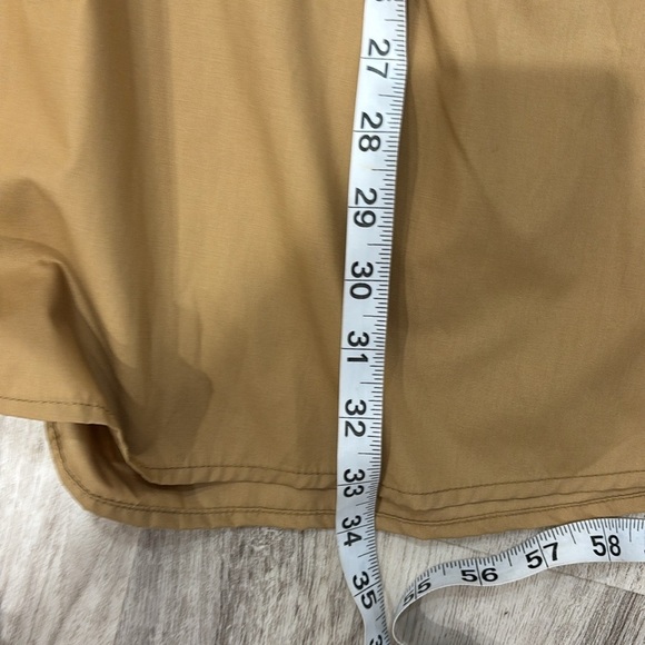 En Saison Tan Dress with Ruffles SIZE Medium like new - Picture 5 of 7